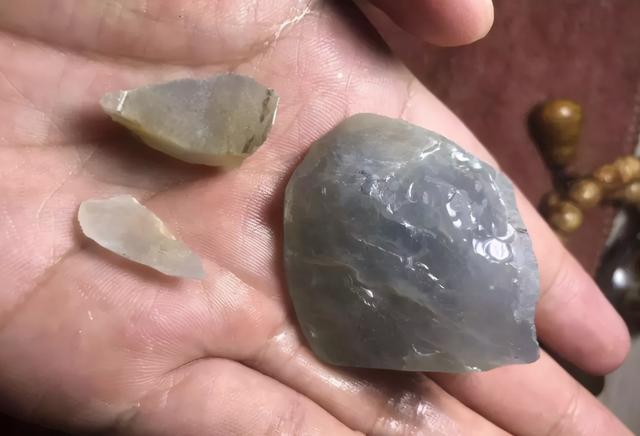 关于翡翠原石的杠味的信息-第5张图片-翡翠网 关于翡翠原石的杠味的信息-第5张图片-翡翠网