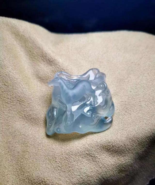 关于翡翠原石的杠味的信息-第7张图片-翡翠网 关于翡翠原石的杠味的信息-第7张图片-翡翠网