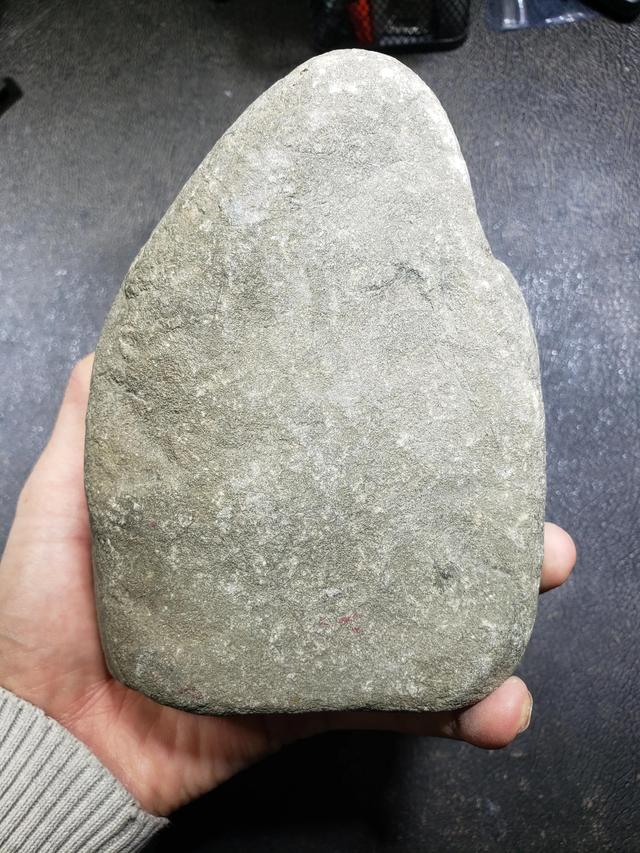 白灰皮翡翠原石特性的简单介绍-第4张图片-翡翠网 白灰皮翡翠原石特性的简单介绍-第4张图片-翡翠网