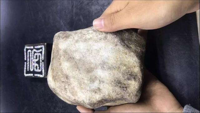 翡翠冰糯价格,糯冰翡翠有收藏价值吗-第1张图片-翡翠网 翡翠冰糯价格,糯冰翡翠有收藏价值吗-第1张图片-翡翠网