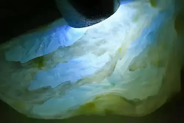 翡翠原石开窗料切割的简单介绍-第2张图片-翡翠网