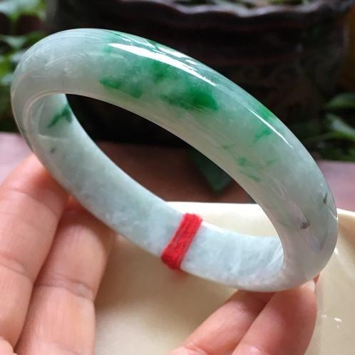 豆种翡翠挂件批发价钱的简单介绍-第4张图片-翡翠网 豆种翡翠挂件批发价钱的简单介绍-第4张图片-翡翠网