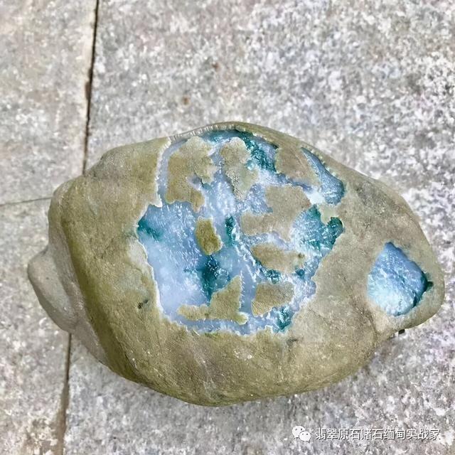 南齐翡翠原石有黄雾表现木那原石皮壳图谱解析-第3张图片-翡翠网 南齐翡翠原石有黄雾表现木那原石皮壳图谱解析-第3张图片-翡翠网