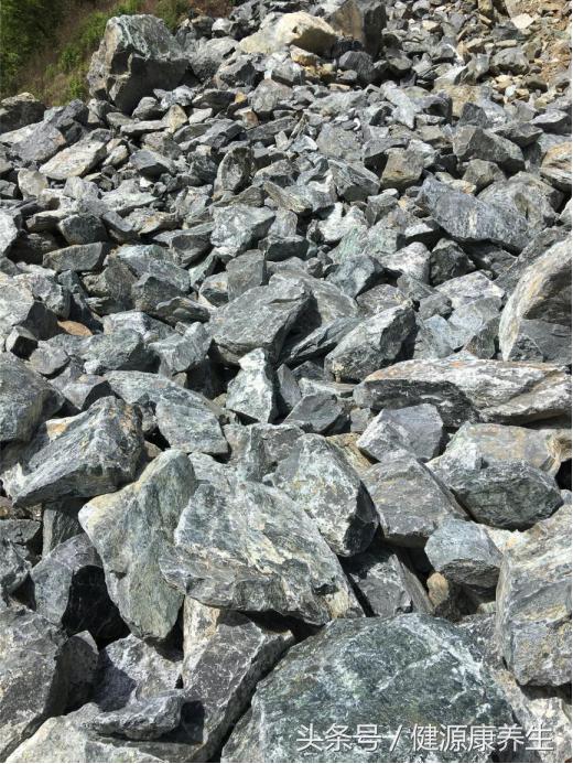 水晶不消磁有什么危害,翡翠原石要不要消磁-第3张图片-翡翠网 水晶不消磁有什么危害,翡翠原石要不要消磁-第3张图片-翡翠网