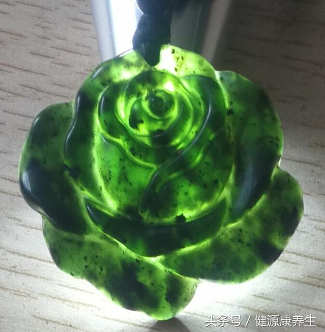 水晶不消磁有什么危害,翡翠原石要不要消磁-第4张图片-翡翠网 水晶不消磁有什么危害,翡翠原石要不要消磁-第4张图片-翡翠网