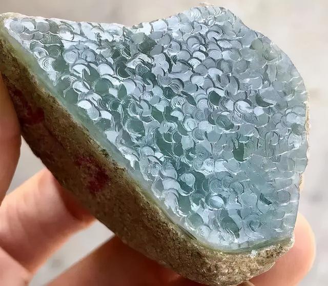 莫西沙二层料翡翠原石,莫西沙翡翠原石介绍-第3张图片-翡翠网 莫西沙二层料翡翠原石,莫西沙翡翠原石介绍-第3张图片-翡翠网