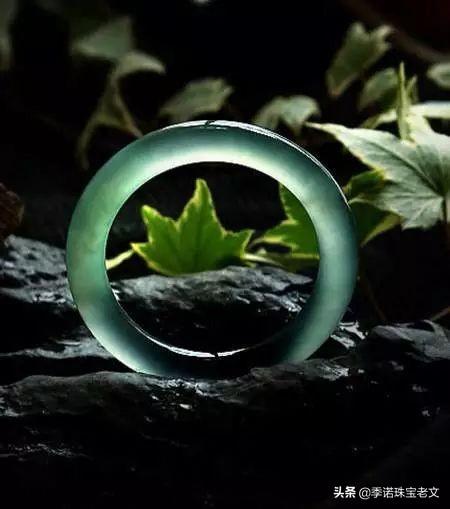 翡翠原石多钱一克,挑选翡翠原石-第1张图片-翡翠网 翡翠原石多钱一克,挑选翡翠原石-第1张图片-翡翠网