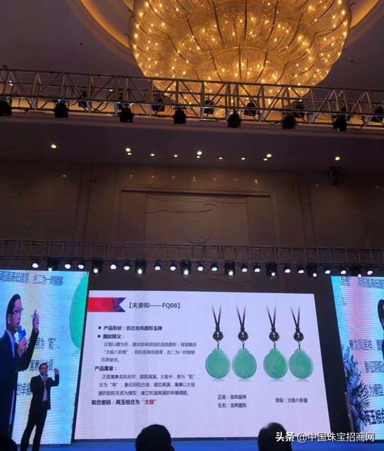 灰绿色翡翠手镯价值,清御坊翡翠手镯灰好吗-第2张图片-翡翠网 灰绿色翡翠手镯价值,清御坊翡翠手镯灰好吗-第2张图片-翡翠网