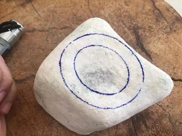 翡翠原石哪里收购,在泰国买翡翠原石-第1张图片-翡翠网 翡翠原石哪里收购,在泰国买翡翠原石-第1张图片-翡翠网