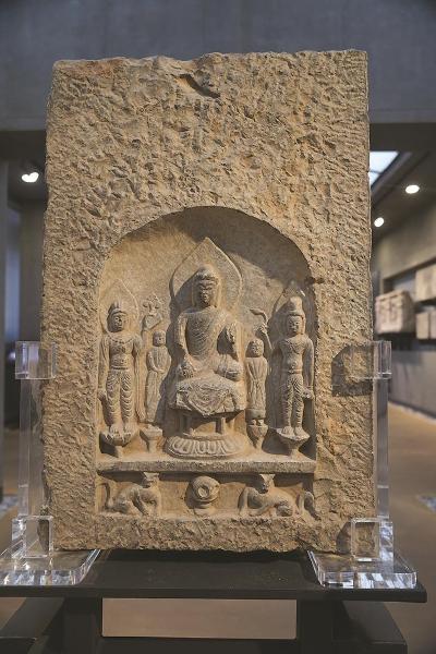 冰种帝王绿翡翠,北流帝王绿翡翠原石特点-第1张图片-翡翠网 冰种帝王绿翡翠,北流帝王绿翡翠原石特点-第1张图片-翡翠网