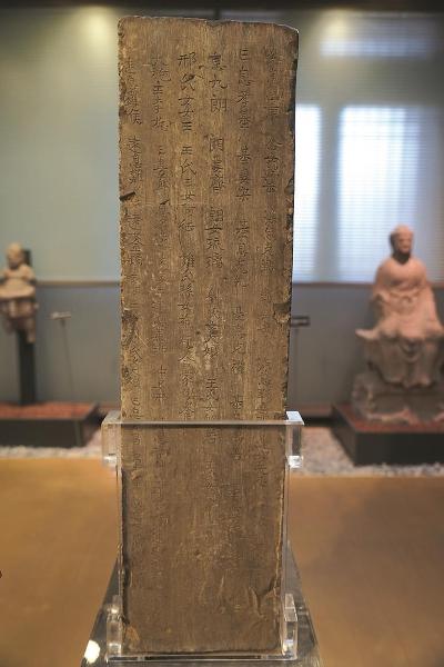 冰种帝王绿翡翠,北流帝王绿翡翠原石特点-第2张图片-翡翠网 冰种帝王绿翡翠,北流帝王绿翡翠原石特点-第2张图片-翡翠网