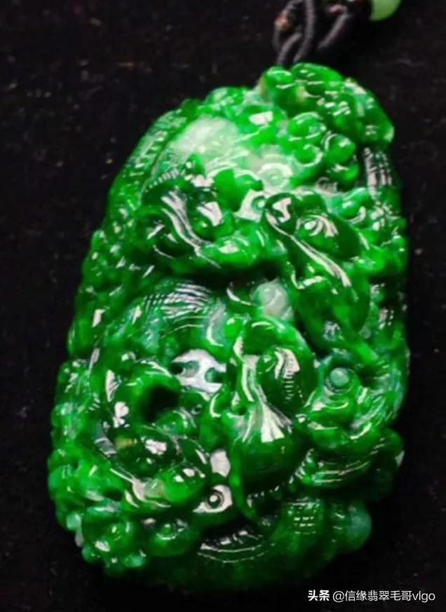 翡翠原石带状白棉冰种翡翠原石-第8张图片-翡翠网 翡翠原石带状白棉冰种翡翠原石-第8张图片-翡翠网