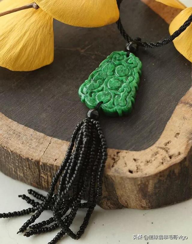 翡翠原石带状白棉冰种翡翠原石-第13张图片-翡翠网 翡翠原石带状白棉冰种翡翠原石-第13张图片-翡翠网