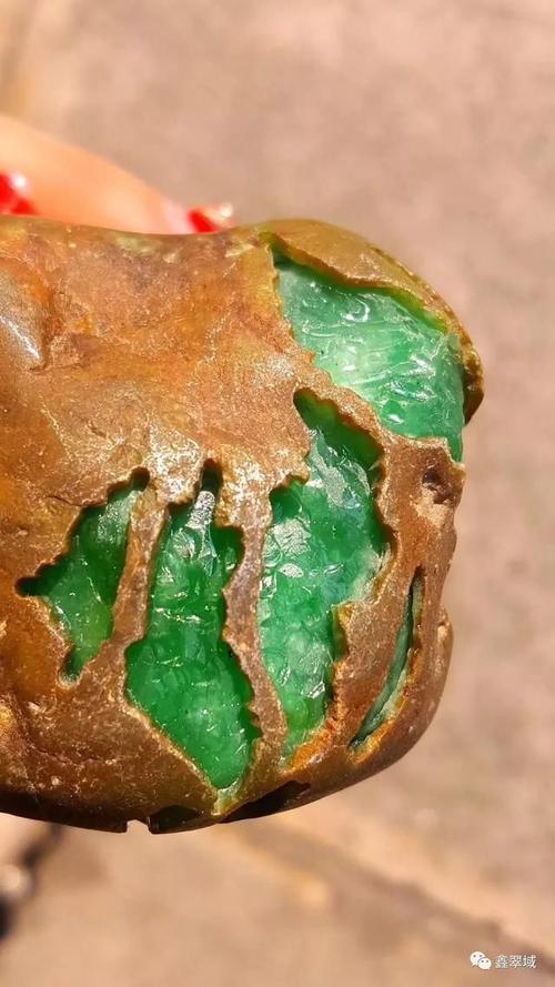 翡翠原石的场口皮壳图片的简单介绍-第6张图片-翡翠网 翡翠原石的场口皮壳图片的简单介绍-第6张图片-翡翠网