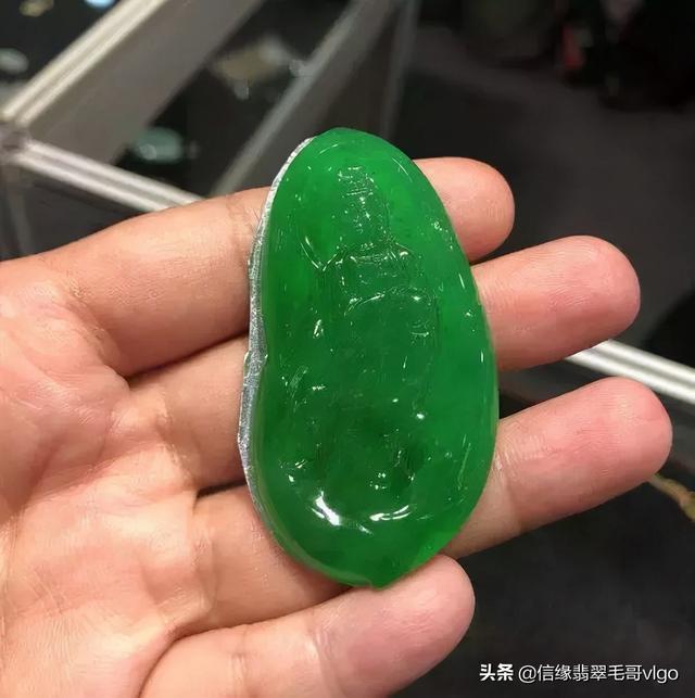 各种飘花翡翠手镯的价格的简单介绍-第5张图片-翡翠网 各种飘花翡翠手镯的价格的简单介绍-第5张图片-翡翠网