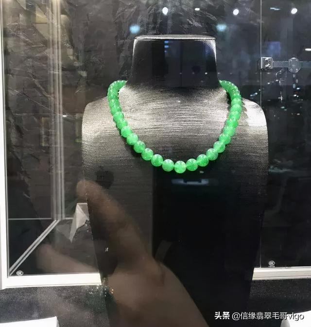 各种飘花翡翠手镯的价格的简单介绍-第7张图片-翡翠网 各种飘花翡翠手镯的价格的简单介绍-第7张图片-翡翠网