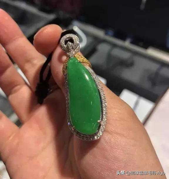 各种飘花翡翠手镯的价格的简单介绍-第12张图片-翡翠网 各种飘花翡翠手镯的价格的简单介绍-第12张图片-翡翠网