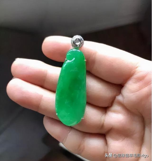 各种飘花翡翠手镯的价格的简单介绍-第13张图片-翡翠网 各种飘花翡翠手镯的价格的简单介绍-第13张图片-翡翠网