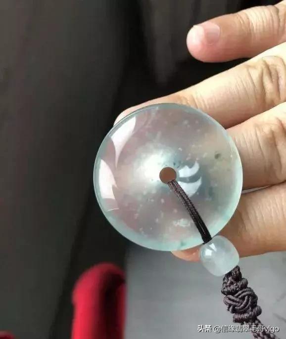 各种飘花翡翠手镯的价格的简单介绍-第21张图片-翡翠网 各种飘花翡翠手镯的价格的简单介绍-第21张图片-翡翠网