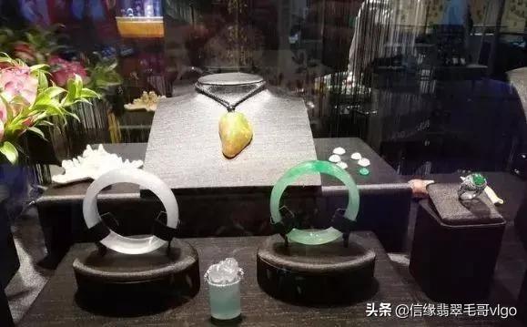 各种飘花翡翠手镯的价格的简单介绍-第33张图片-翡翠网 各种飘花翡翠手镯的价格的简单介绍-第33张图片-翡翠网