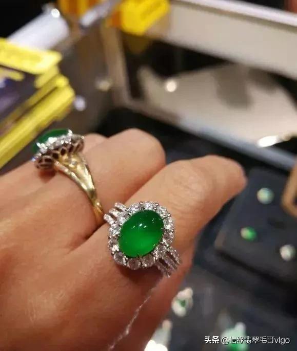 各种飘花翡翠手镯的价格的简单介绍-第48张图片-翡翠网 各种飘花翡翠手镯的价格的简单介绍-第48张图片-翡翠网