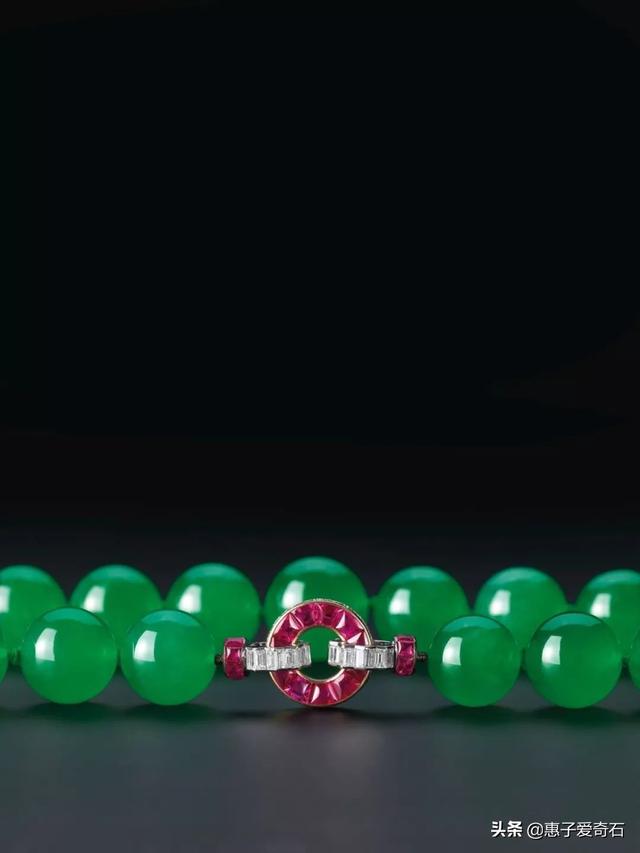 翡翠哪种手镯最好的简单介绍-第4张图片-翡翠网 翡翠哪种手镯最好的简单介绍-第4张图片-翡翠网