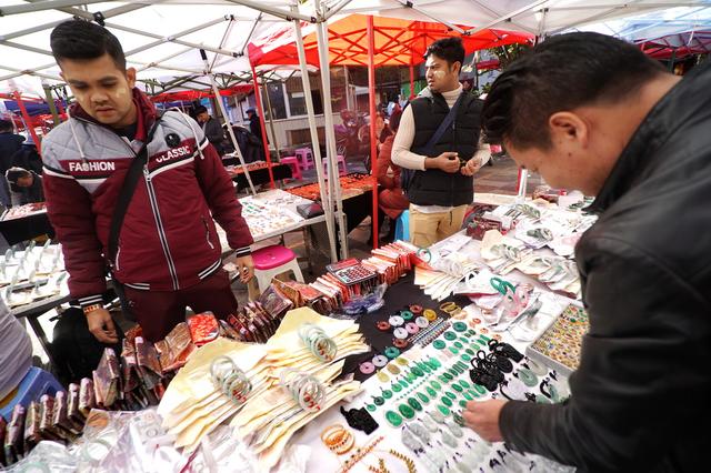 缅甸翡翠市场价格,1万的翡翠手镯大概什么样-第5张图片-翡翠网 缅甸翡翠市场价格,1万的翡翠手镯大概什么样-第5张图片-翡翠网