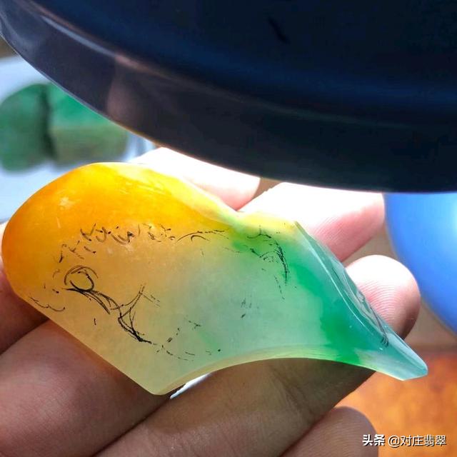 翡翠的矿物原石,翡翠原石哪里买-第3张图片-翡翠网 翡翠的矿物原石,翡翠原石哪里买-第3张图片-翡翠网