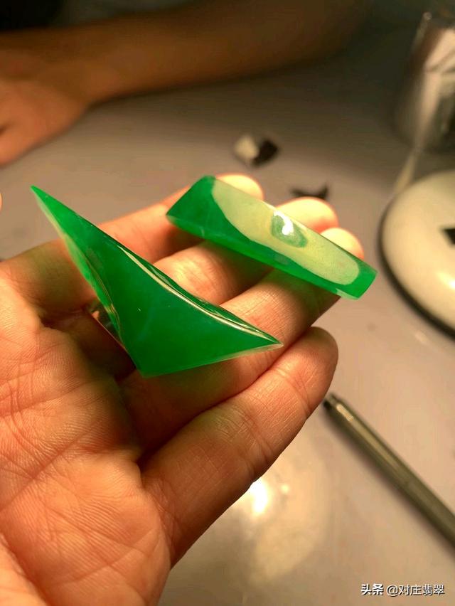 翡翠的矿物原石,翡翠原石哪里买-第4张图片-翡翠网 翡翠的矿物原石,翡翠原石哪里买-第4张图片-翡翠网