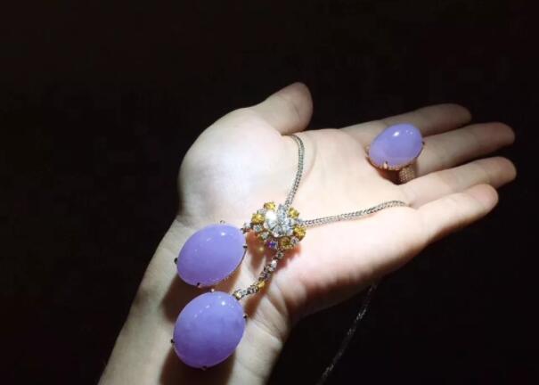 关于翡翠知识颜色十字法的信息-第11张图片-翡翠网 关于翡翠知识颜色十字法的信息-第11张图片-翡翠网