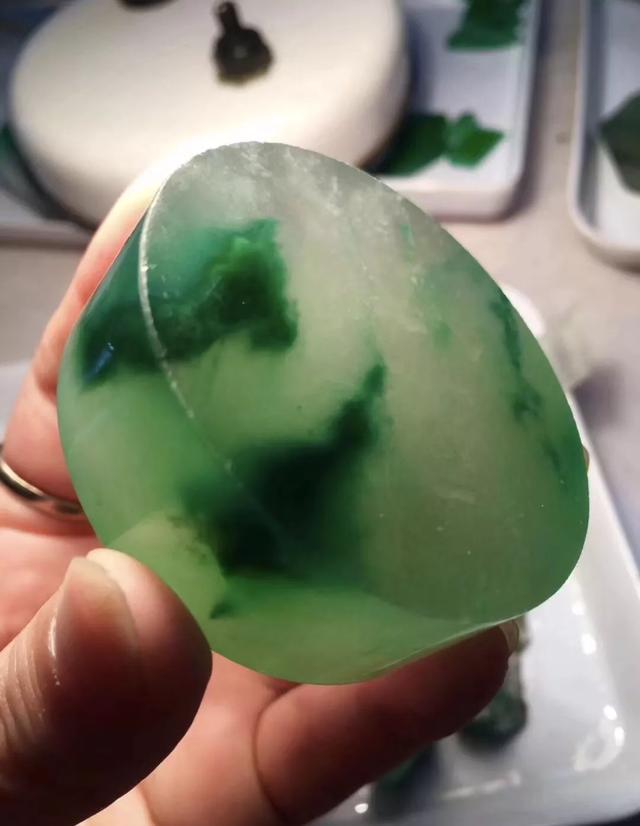 正冰翡翠手镯,冰翡翠手镯的价格-第8张图片-翡翠网 正冰翡翠手镯,冰翡翠手镯的价格-第8张图片-翡翠网