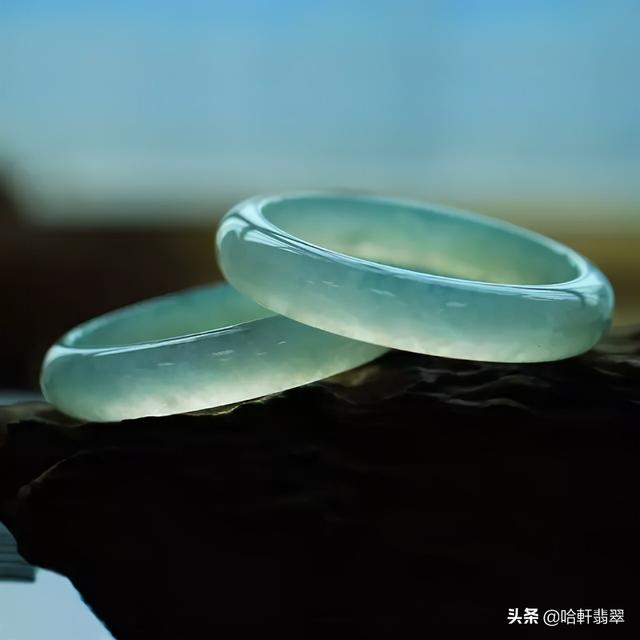 翡翠手镯种水是什么意思翡翠的种和水什么意思-第6张图片-翡翠网 翡翠手镯种水是什么意思翡翠的种和水什么意思-第6张图片-翡翠网