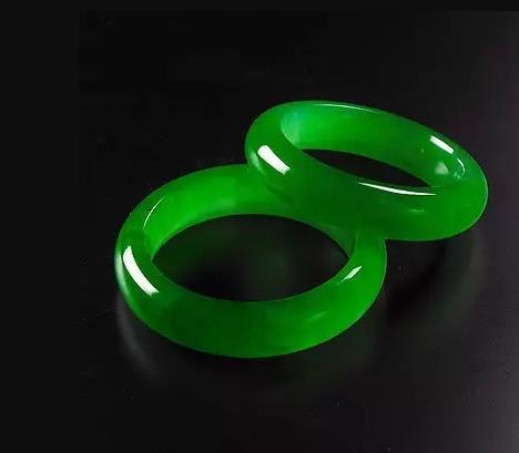 关于万元翡翠手镯有石纹吗的信息-第5张图片-翡翠网 关于万元翡翠手镯有石纹吗的信息-第5张图片-翡翠网