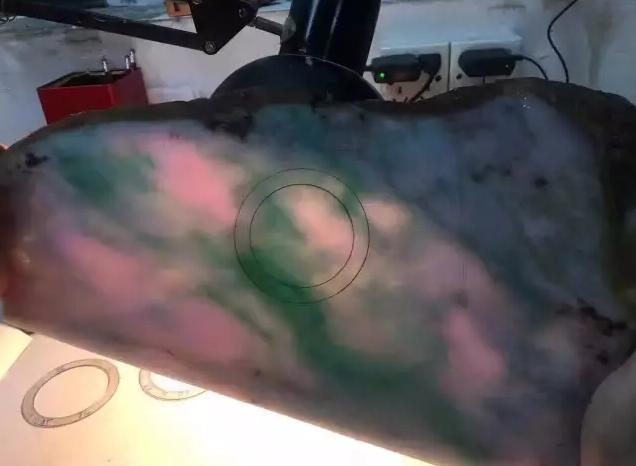 关于万元翡翠手镯有石纹吗的信息-第7张图片-翡翠网 关于万元翡翠手镯有石纹吗的信息-第7张图片-翡翠网