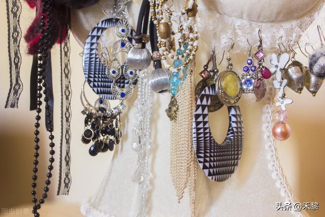 销售玉和翡翠赞美话术,直播间翡翠知识文案-第3张图片-翡翠网 销售玉和翡翠赞美话术,直播间翡翠知识文案-第3张图片-翡翠网