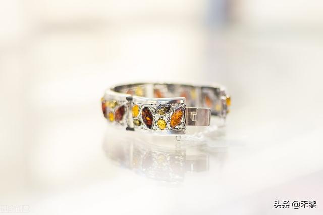 销售玉和翡翠赞美话术,直播间翡翠知识文案-第4张图片-翡翠网 销售玉和翡翠赞美话术,直播间翡翠知识文案-第4张图片-翡翠网