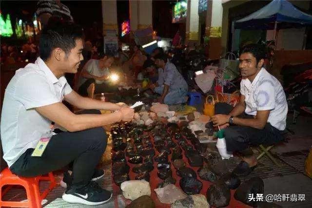 关于瑞丽南国翡翠原石鉴赏的信息-第9张图片-翡翠网 关于瑞丽南国翡翠原石鉴赏的信息-第9张图片-翡翠网