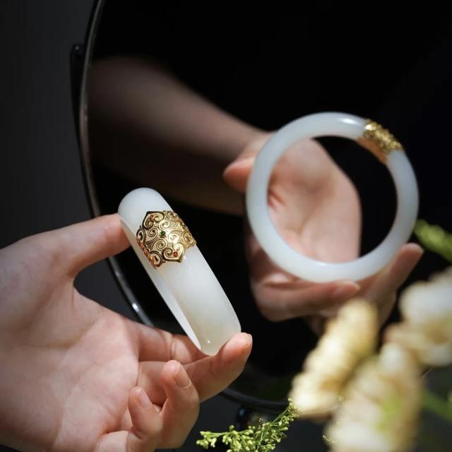 直尺量翡翠手镯圈口翡翠手镯怎么量圈口-第2张图片-翡翠网 直尺量翡翠手镯圈口翡翠手镯怎么量圈口-第2张图片-翡翠网