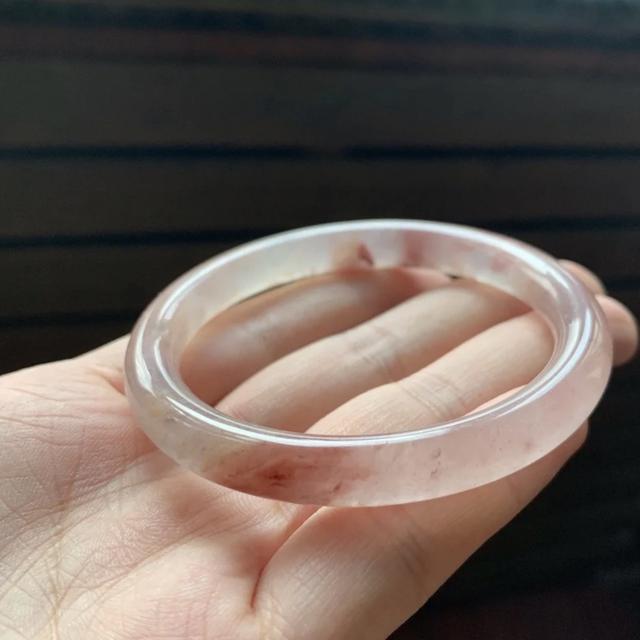 直尺量翡翠手镯圈口翡翠手镯怎么量圈口-第4张图片-翡翠网 直尺量翡翠手镯圈口翡翠手镯怎么量圈口-第4张图片-翡翠网