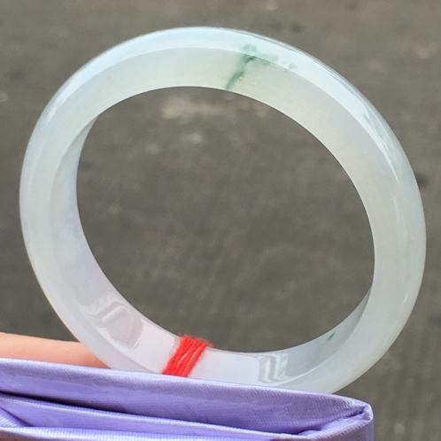 冰种翡翠价格是多少一克,冰种翡翠手镯的价格-第1张图片-翡翠网 冰种翡翠价格是多少一克,冰种翡翠手镯的价格-第1张图片-翡翠网