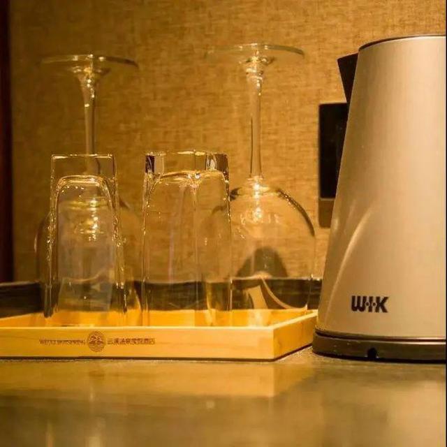 玉石翡翠原石,凯里翡翠的原石-第12张图片-翡翠网 玉石翡翠原石,凯里翡翠的原石-第12张图片-翡翠网