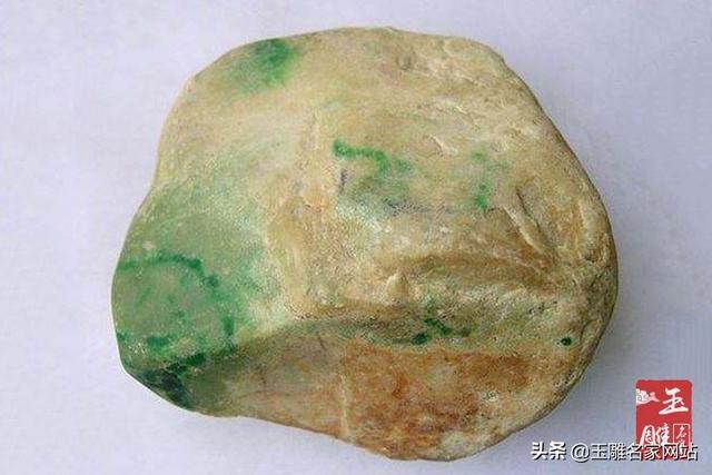 关于翡翠原石鉴别最简单方法的信息-第1张图片-翡翠网 关于翡翠原石鉴别最简单方法的信息-第1张图片-翡翠网