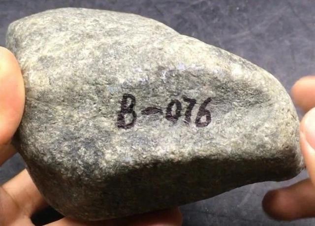 翡翠原石怎么辨别,翡翠原石的生活日记-第1张图片-翡翠网 翡翠原石怎么辨别,翡翠原石的生活日记-第1张图片-翡翠网