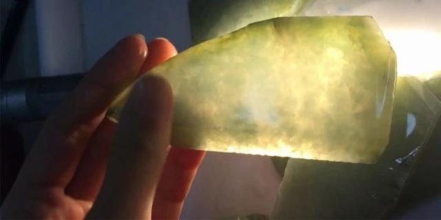 翡翠原石怎么辨别,翡翠原石的生活日记-第4张图片-翡翠网 翡翠原石怎么辨别,翡翠原石的生活日记-第4张图片-翡翠网