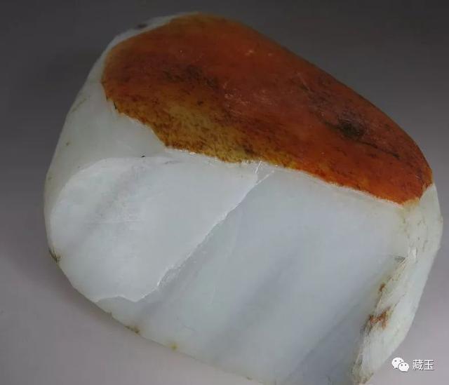 翡翠原石剥皮去哪里的简单介绍-第12张图片-翡翠网 翡翠原石剥皮去哪里的简单介绍-第12张图片-翡翠网