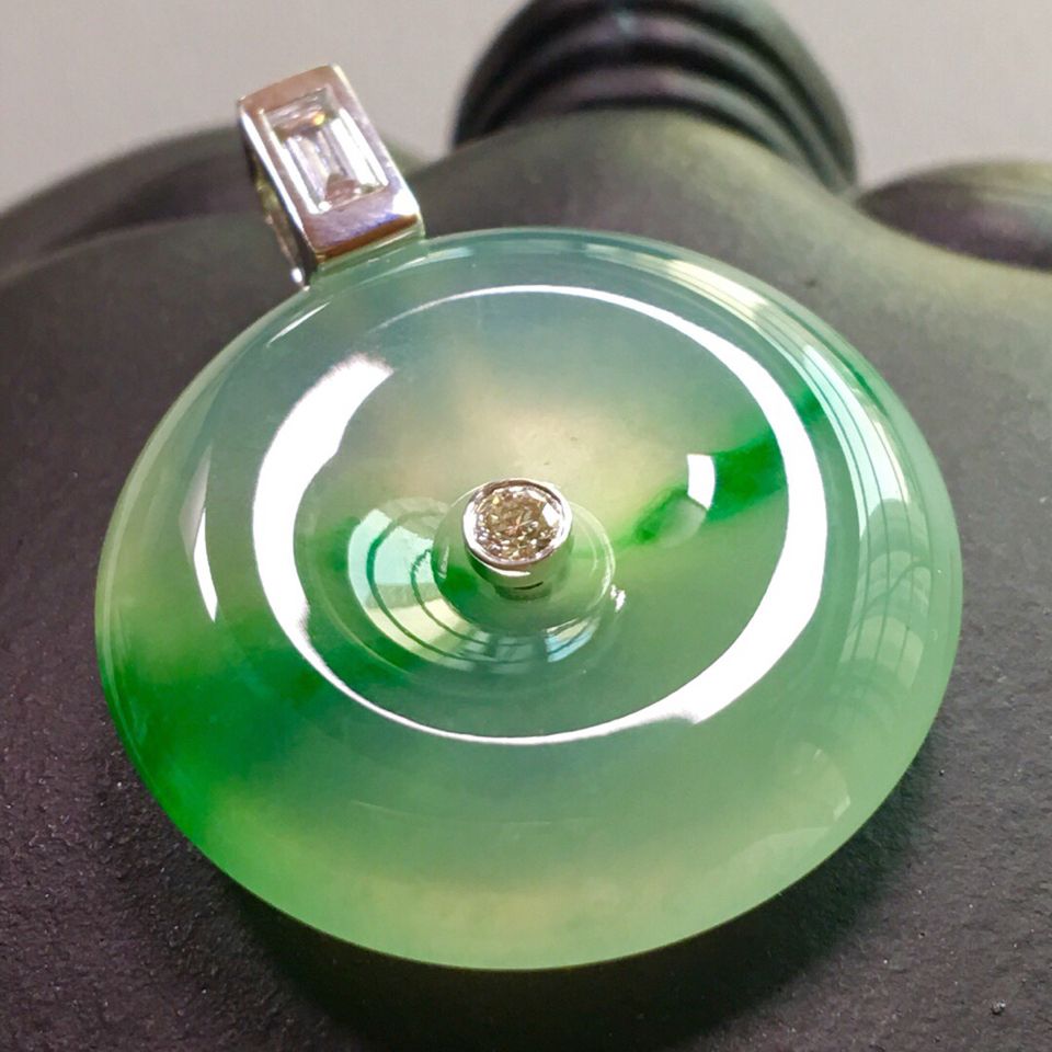 几十块钱的平安扣是真的吗,翡翠平安扣价格及图片-第1张图片-翡翠网 几十块钱的平安扣是真的吗,翡翠平安扣价格及图片-第1张图片-翡翠网