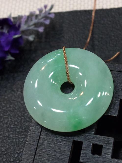 几十块钱的平安扣是真的吗,翡翠平安扣价格及图片-第2张图片-翡翠网 几十块钱的平安扣是真的吗,翡翠平安扣价格及图片-第2张图片-翡翠网