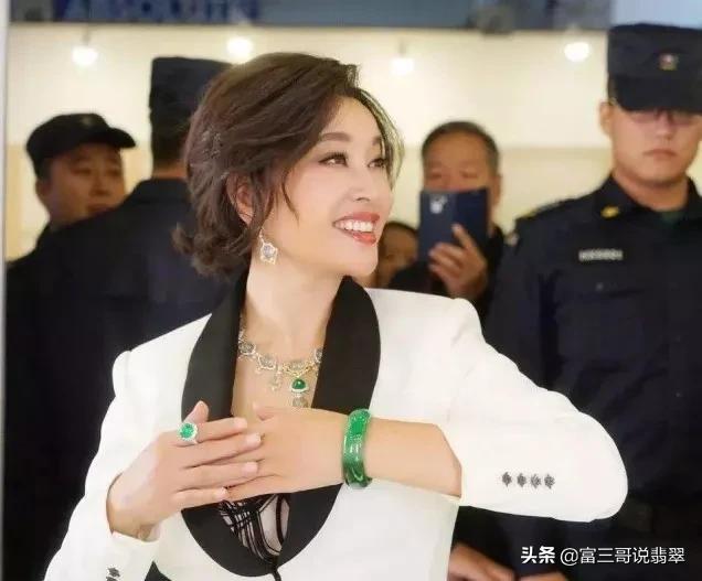 缅甸翡翠珠子价格的简单介绍-第5张图片-翡翠网 缅甸翡翠珠子价格的简单介绍-第5张图片-翡翠网