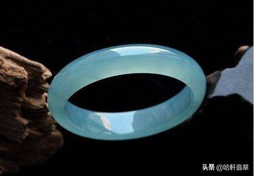 蓝水翡翠值钱吗,蓝水翡翠的价格表-第9张图片-翡翠网 蓝水翡翠值钱吗,蓝水翡翠的价格表-第9张图片-翡翠网