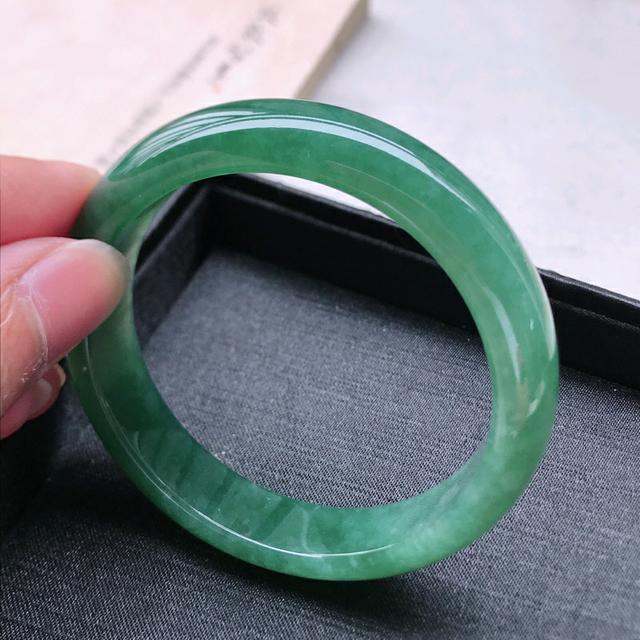 关于油青冰糯翡翠价格的信息-第1张图片-翡翠网 关于油青冰糯翡翠价格的信息-第1张图片-翡翠网